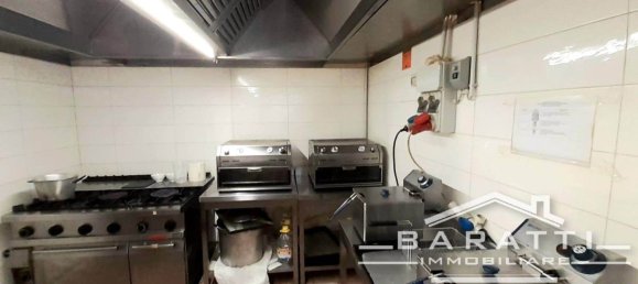 Imóvel comercial de 5 divisões em Quistello, Italy N.º 6626 22