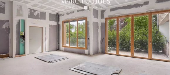 58m² Commercial property in Montreuil, France No. 161574 4