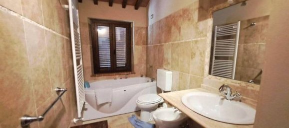9 rooms House in Castiglione del Lago, Italy No. 116080 36
