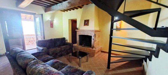 9 rooms House in Castiglione del Lago, Italy No. 116080 24