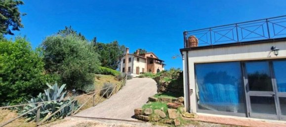 9 rooms House in Castiglione del Lago, Italy No. 116080 43