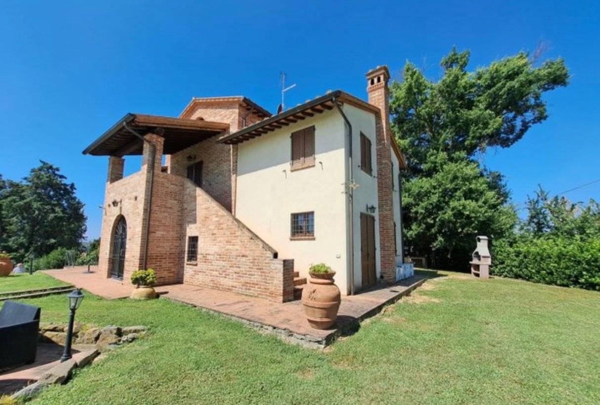 9 rooms House in Castiglione del Lago, Italy No. 116080