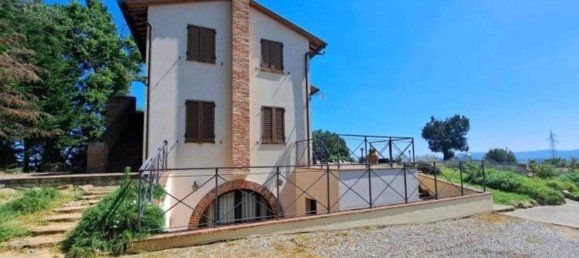 9 rooms House in Castiglione del Lago, Italy No. 116080 5