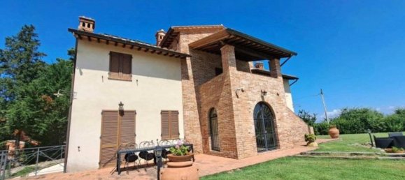 9 rooms House in Castiglione del Lago, Italy No. 116080 2
