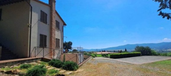 9 rooms House in Castiglione del Lago, Italy No. 116080 6