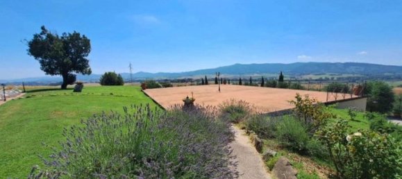 9 rooms House in Castiglione del Lago, Italy No. 116080 8