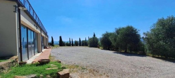 9 rooms House in Castiglione del Lago, Italy No. 116080 39