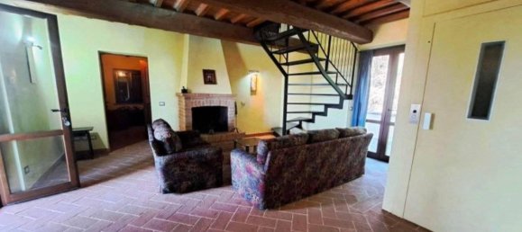 9 rooms House in Castiglione del Lago, Italy No. 116080 23