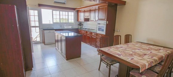 5 bedrooms Villa in Deryneia, Cyprus No. 22313 8