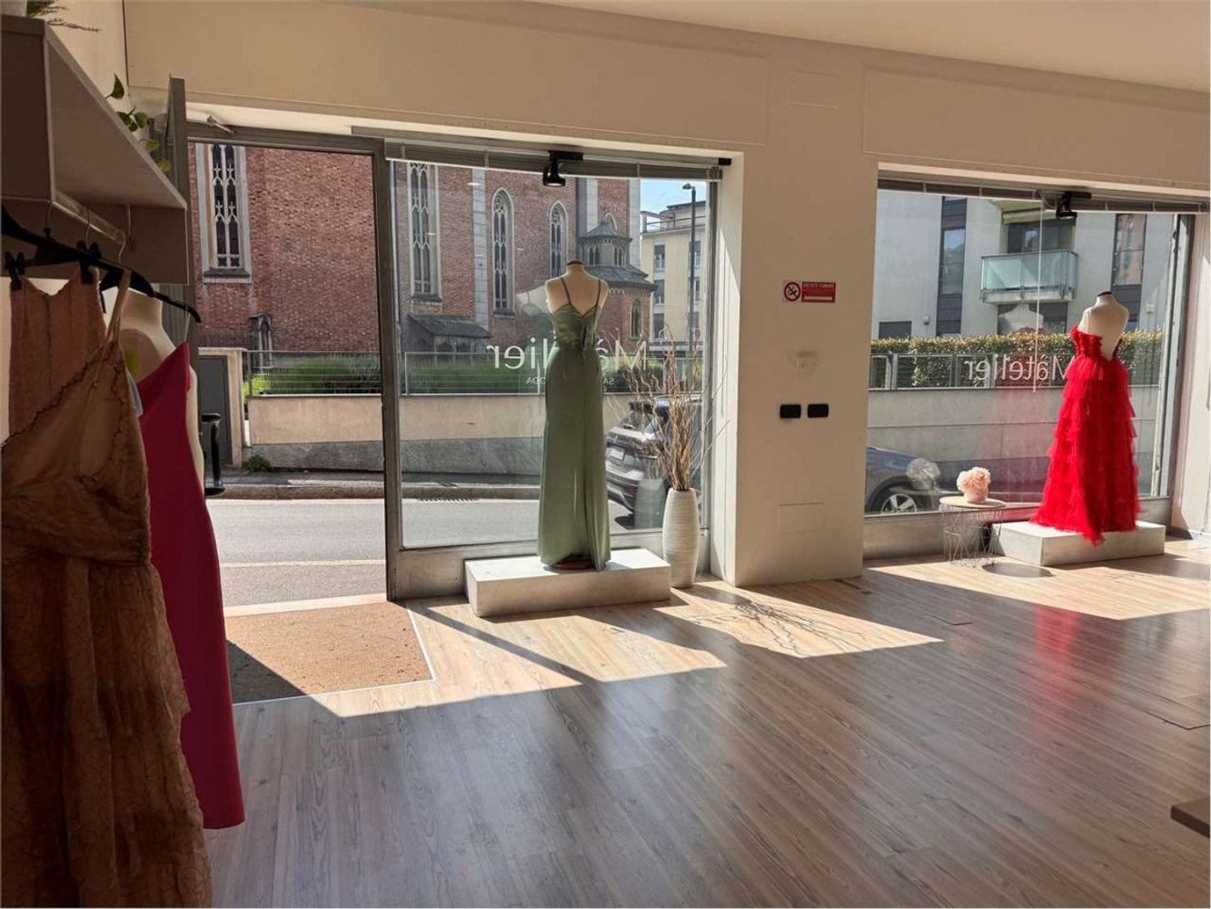 Коммерческая недвижимость 140м² в Комо, Италия № 267502