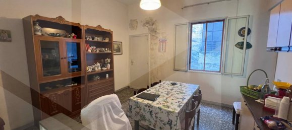 3 rooms Building in Bari, Italy No. 22530 8