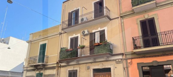 3 rooms Building in Bari, Italy No. 22530 4