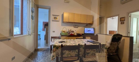 3 rooms Building in Bari, Italy No. 22530 6