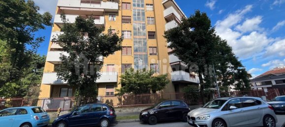 4 bedrooms Penthouse in Busto Arsizio, Italy No. 327812 2