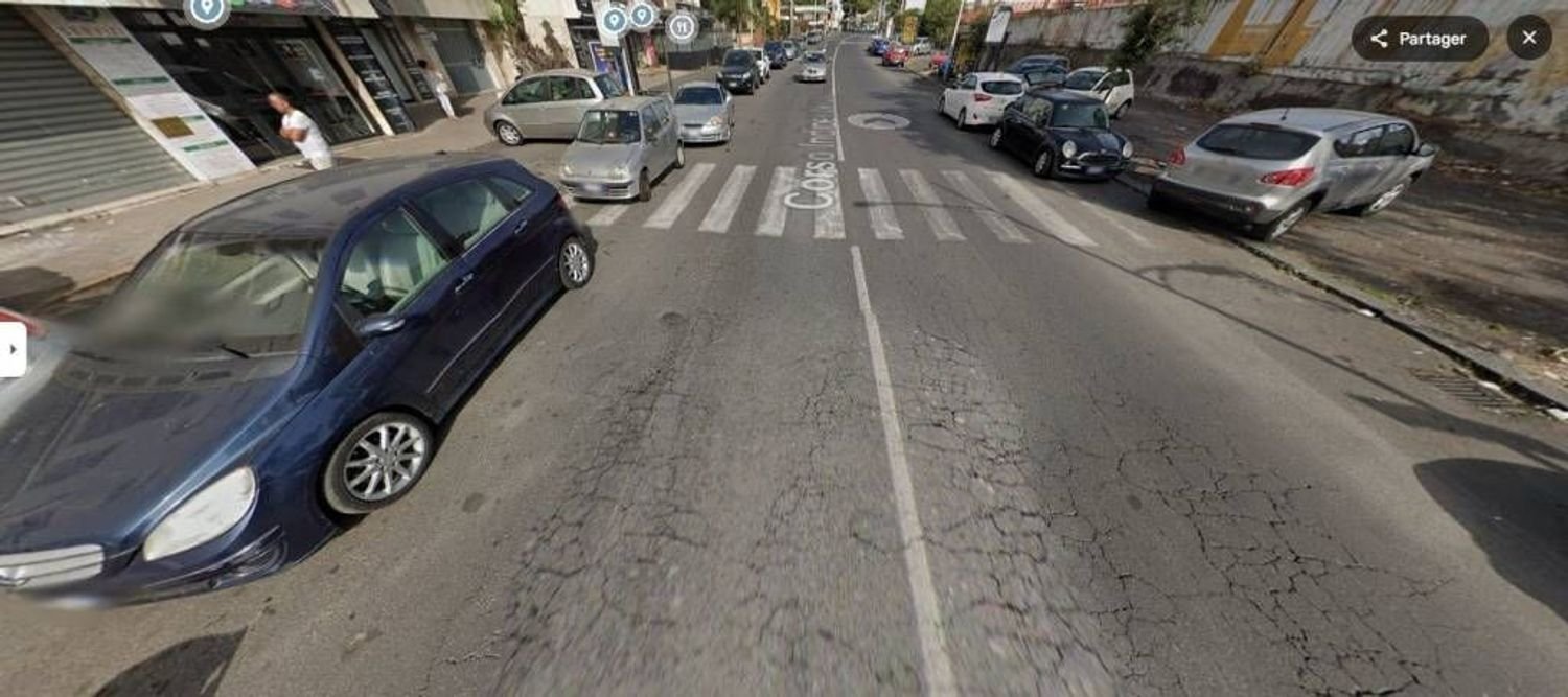 Квартира с 2 спальнями в Катания, Италия № 372956