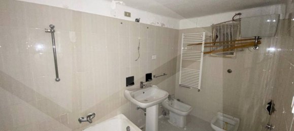 3 rooms House in Bitonto, Italy No. 19196 24