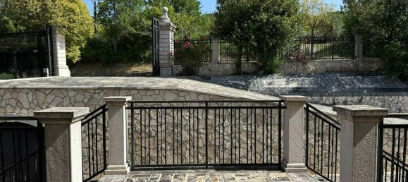 Вилла с 9 комнатами в Колли а Вольтурно, Италия № 298223 2