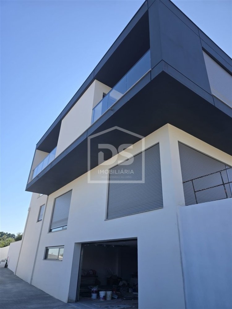 Дом с 5 спальнями в Визеу, Португалия № 260710