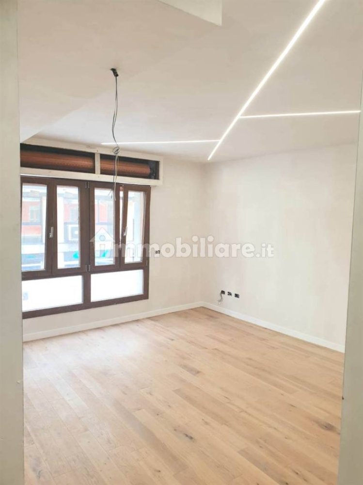 2 bedrooms Apartment in Florence, Italy No. 331215