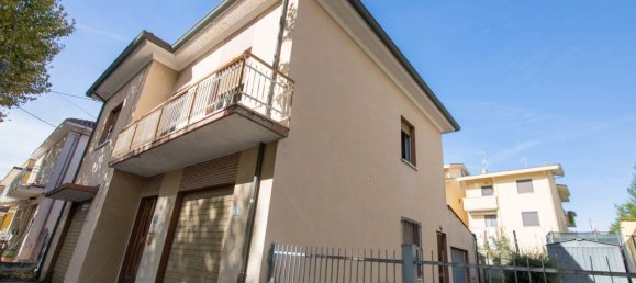 2 Schlafzimmer Villa in Coriano, Italy, Nr. 209015 8