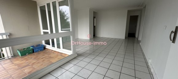 3 bedrooms Apartment in Mantes-la-Jolie, France No. 163203 3