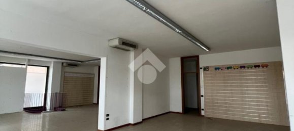 1غرفة عقار تجاري في Brusaporto, Italy رقم 60589 18