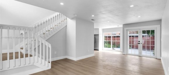 3 Schlafzimmer Villa in Miami, USA, Nr. 614228 6