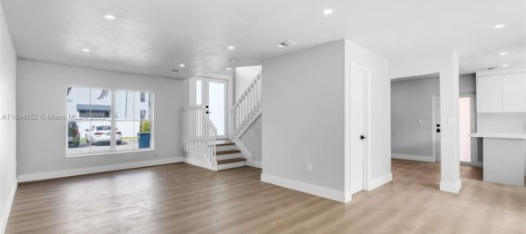3 Schlafzimmer Villa in Miami, USA, Nr. 614228 7