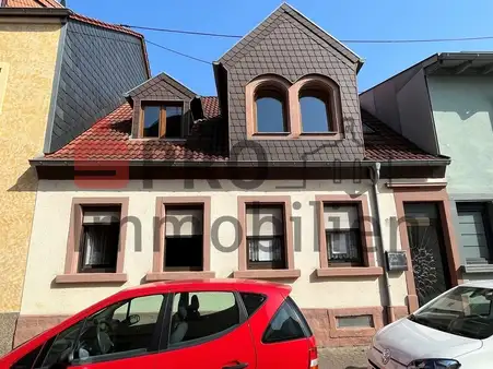 6 rooms Townhouse in Saarbrucken, Germany No. 344018