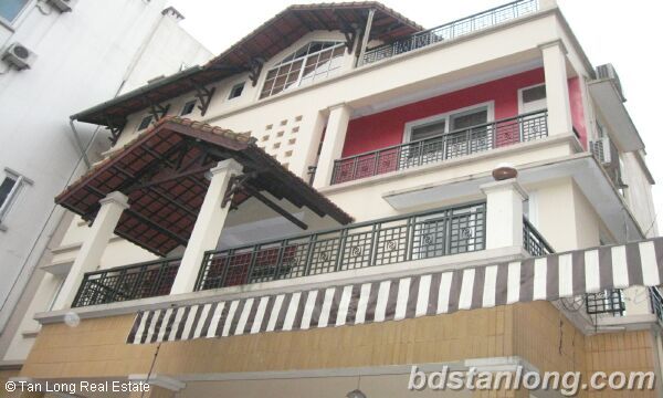 4 غرف نوم فيلا في Tay Ho, Vietnam رقم 2689