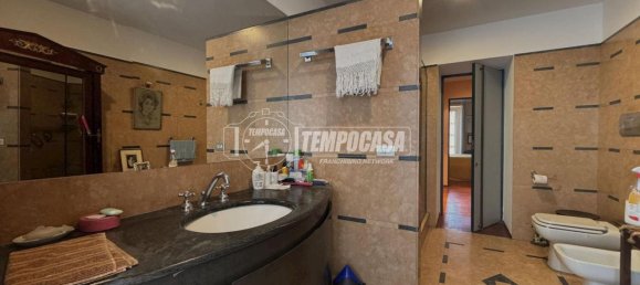 5-salle Appartement à Turin, Italy No. 39865 21