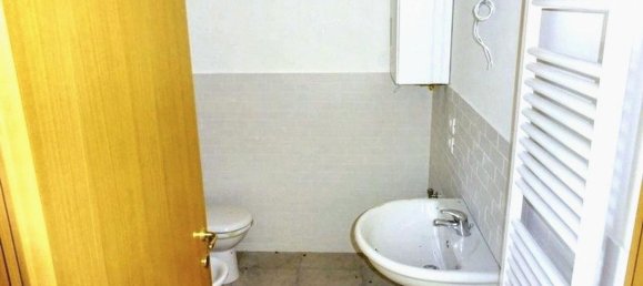 3 rooms Apartment in Monte Roberto, Italy No. 284975 8