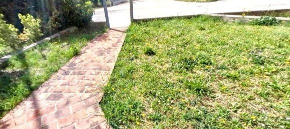 3 rooms Apartment in Monte Roberto, Italy No. 284975 9