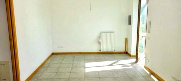 3 rooms Apartment in Monte Roberto, Italy No. 284975 4