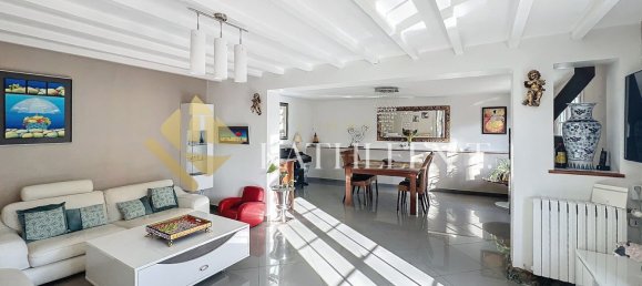 4 bedrooms House in La Tour-du-Pin, France No. 308032 3