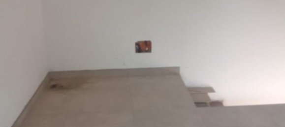 Дом с 3 комнатами в Дзинаско, Италия № 299831 31