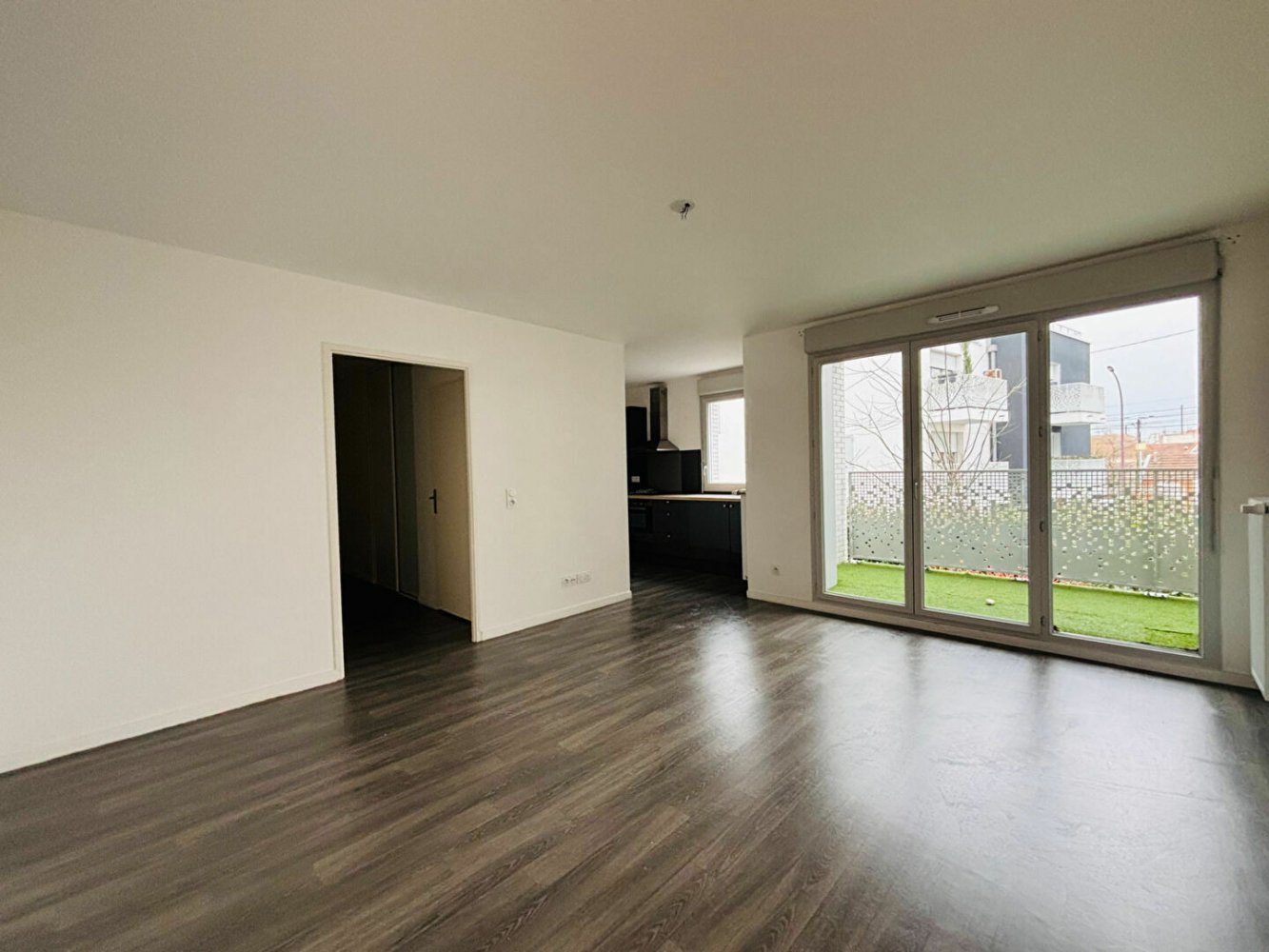 Квартира с 2 спальнями в Безон, Франция № 119935