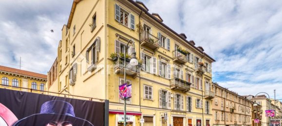 1 bedroom Apartment in Turin, Italy No. 302916 2