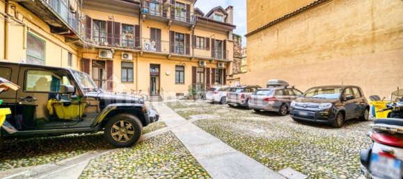 1 bedroom Apartment in Turin, Italy No. 302916 3