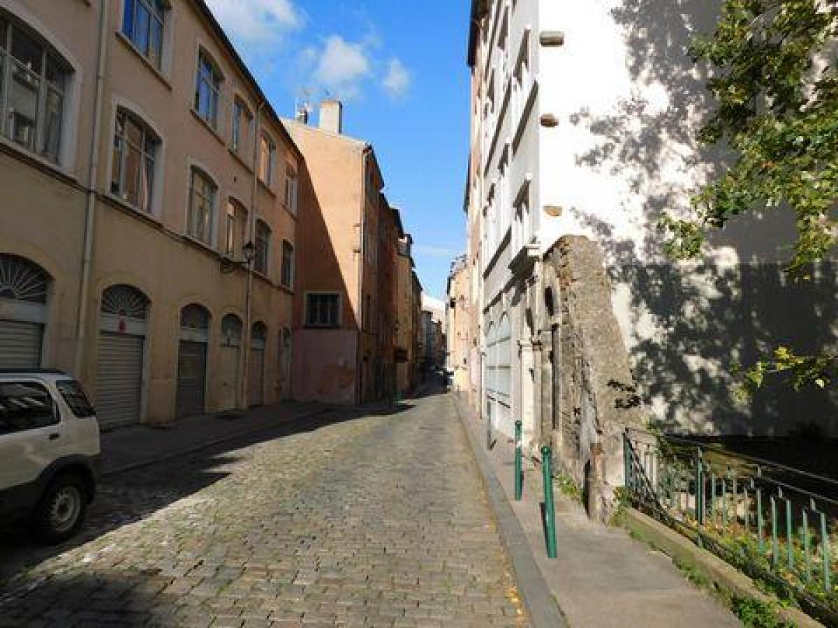 2 bedrooms Condo in Lyon, France No. 28492