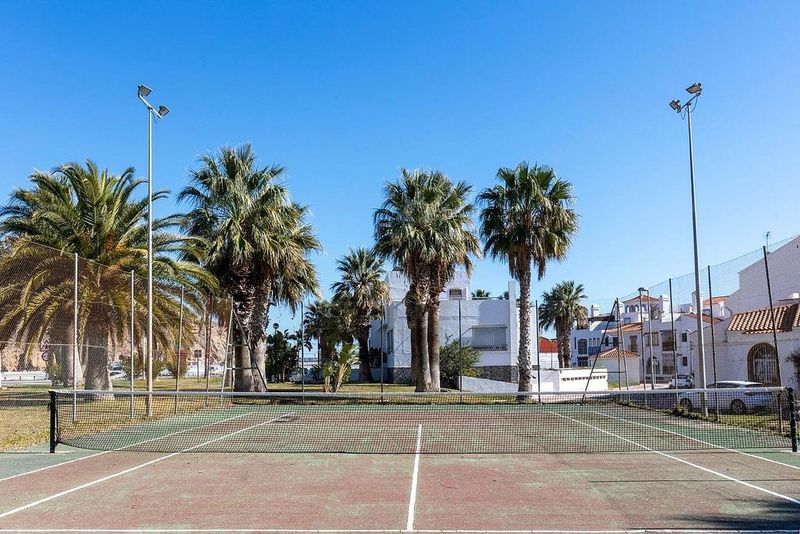 Ático de 4 dormitorios en Calahonda, Spain No. 226002