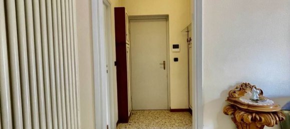 3-salle Appartement à Lentate sul Seveso, Italy No. 260026 3