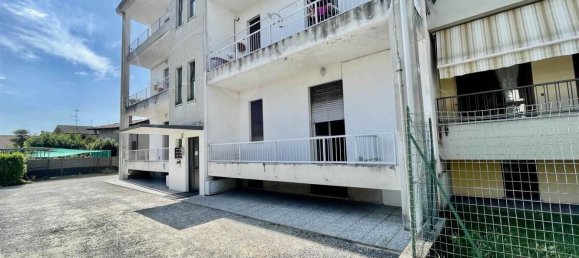 3-salle Appartement à Lentate sul Seveso, Italy No. 260026 2