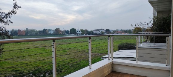 Квартира с 4 комнатами в Тревизо, Италия № 83531 11