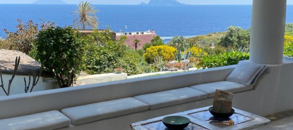 10-salle Villa à Malfa, Italy No. 331957 2