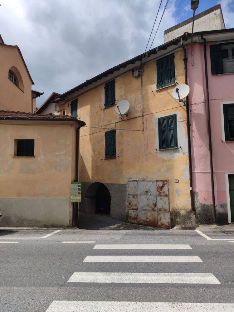 7-Zimmer Haus in Borgomaro, Italy, Nr. 86703