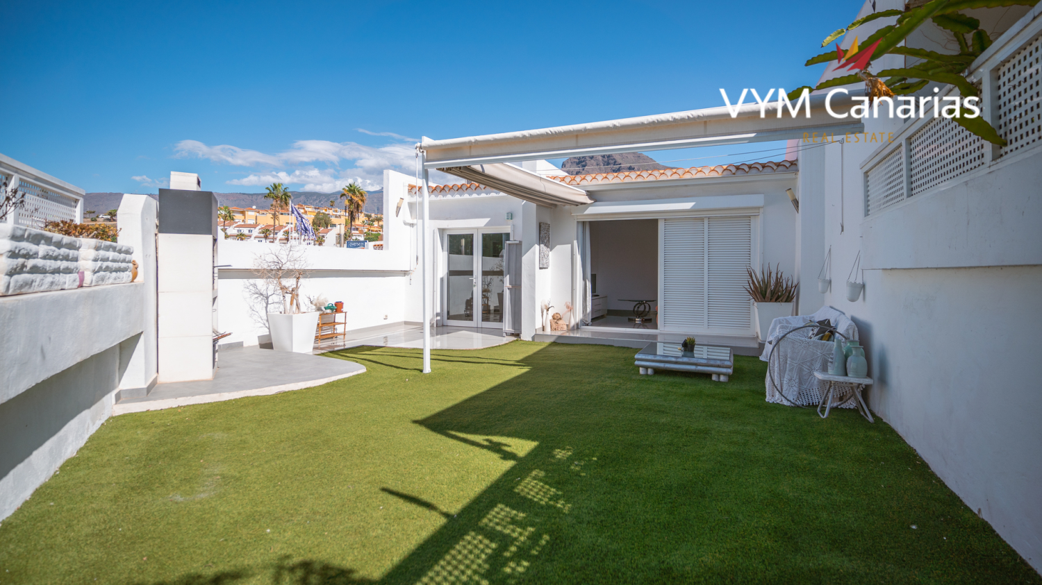 Villa de 2 dormitorios en San Eugenio, Spain No. 15214