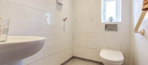 House in Preston, United Kingdom No. 2897 14