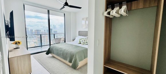 1 Schlafzimmer Gewerbliche Immobilien in Miami, USA, Nr. 615909 2