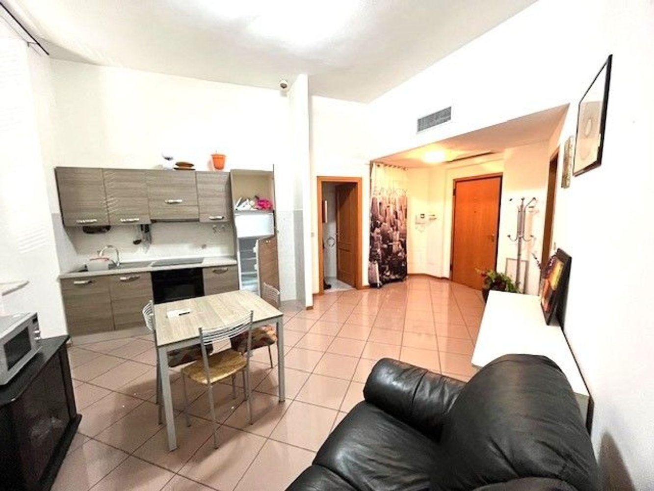 2 rooms Apartment in Livorno, Italy No. 141614